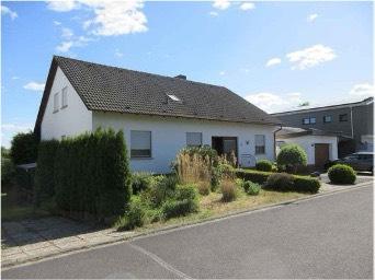 Einfamilienhaus Bad Königshofen im Grabfeld - 7 Zimmer, 192 m&sup2;, 325.000&euro; | Angebot:23270322