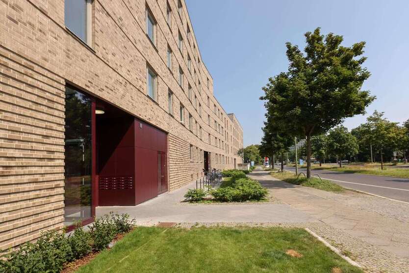 Wohnung zum Mieten in Berlin 414,43 € 50.54 m²