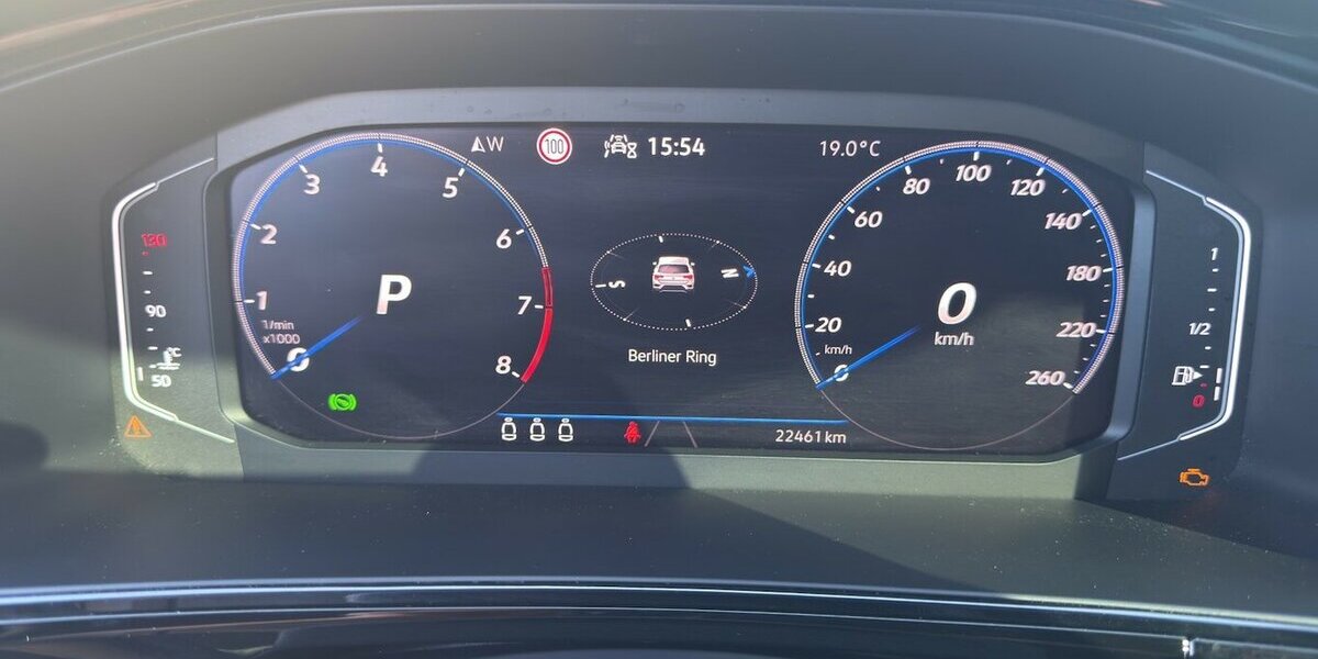 VW T-Roc R-Line Business *Pano/ACC/Navi/SHZG/LED/1.HD 22.460 km 29.990 &euro; Bamberg 96052