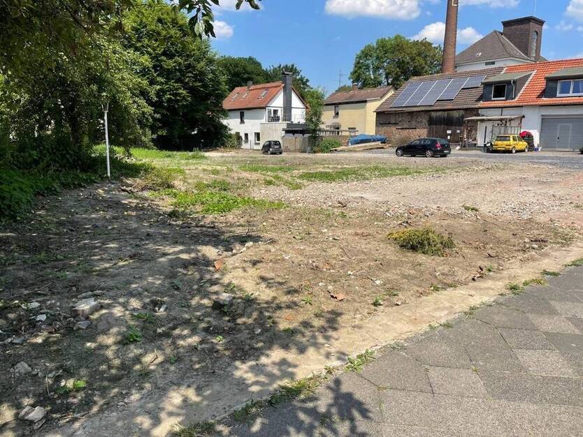 *** Baugrundstück in Ortskernlage, knapp 2.200 BGF plus Tiefgaragen möglich ***