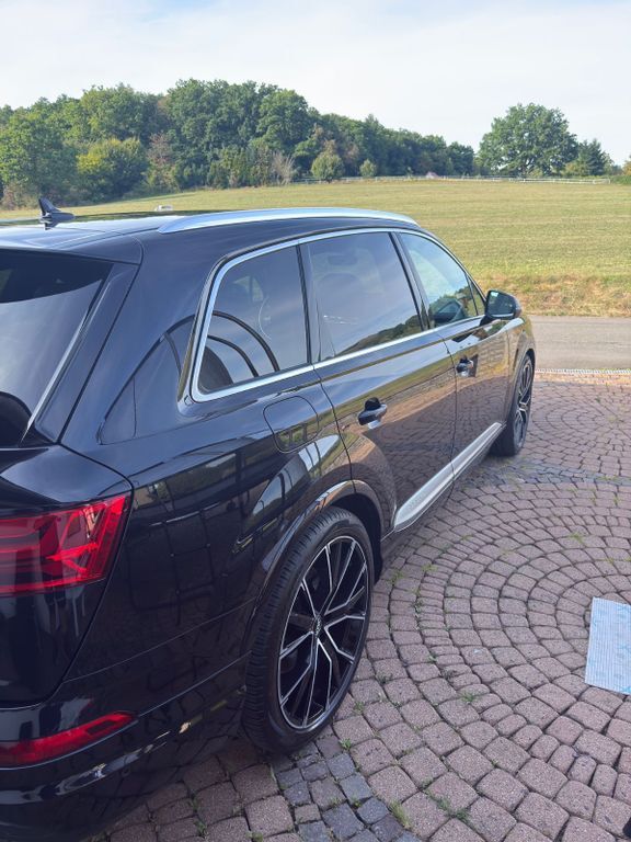 Q7