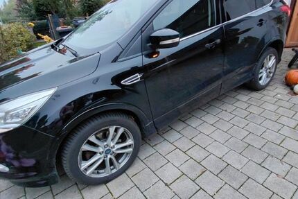 Ford Kuga 180.000 km 10.500 € Hülben 72584