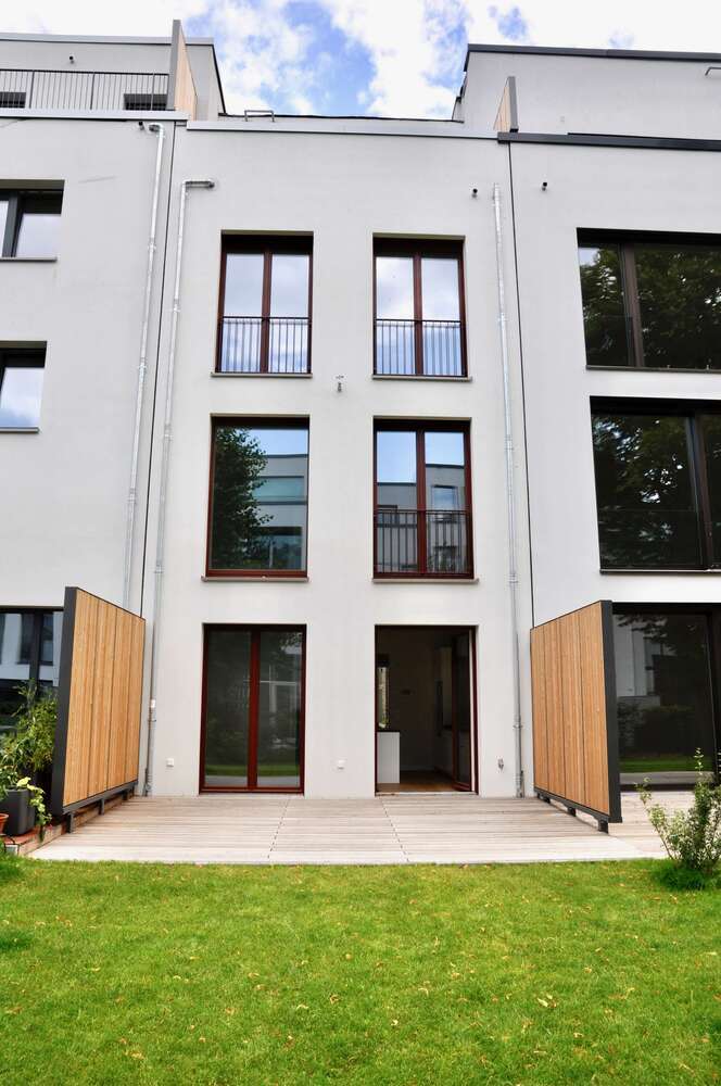 Haus zum Mieten in Hamburg 3.500 € 189 m²