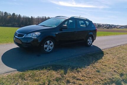 Kia ceed Sportswagon 167.000 km 3.900 &euro; Schmidgaden 92546