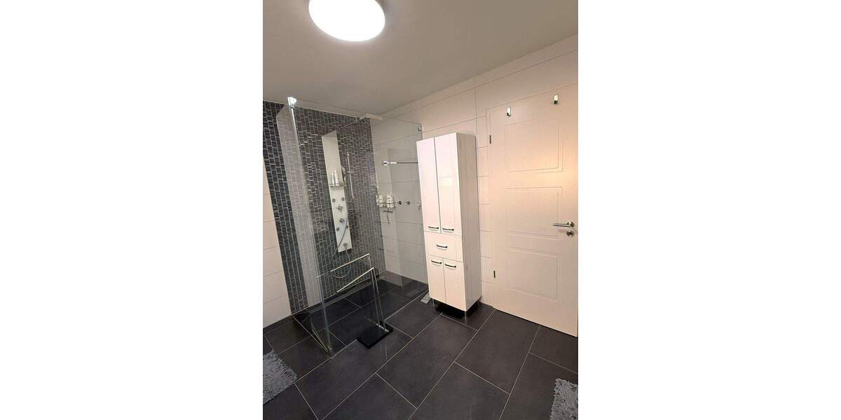 Frankfurt | Exklusives Einfamilienhaus mit Sauna, Kamin & Wintergarten – Privat 5 zimmer