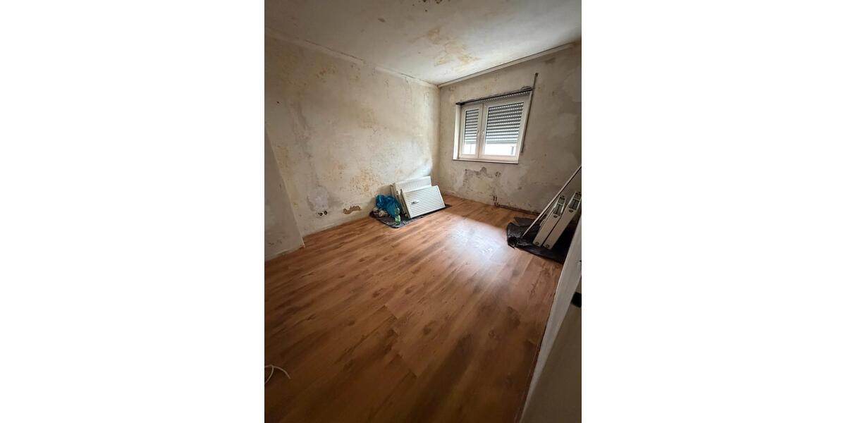 Etagenwohnung Ludwigshafen am Rhein - 5 Zimmer, 95 m&sup2;, 550&euro; | Angebot:25539898