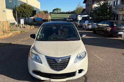 Lancia Ypsilon 88.122 km 3.499 &euro; Weil Im Schoenbuch 71093