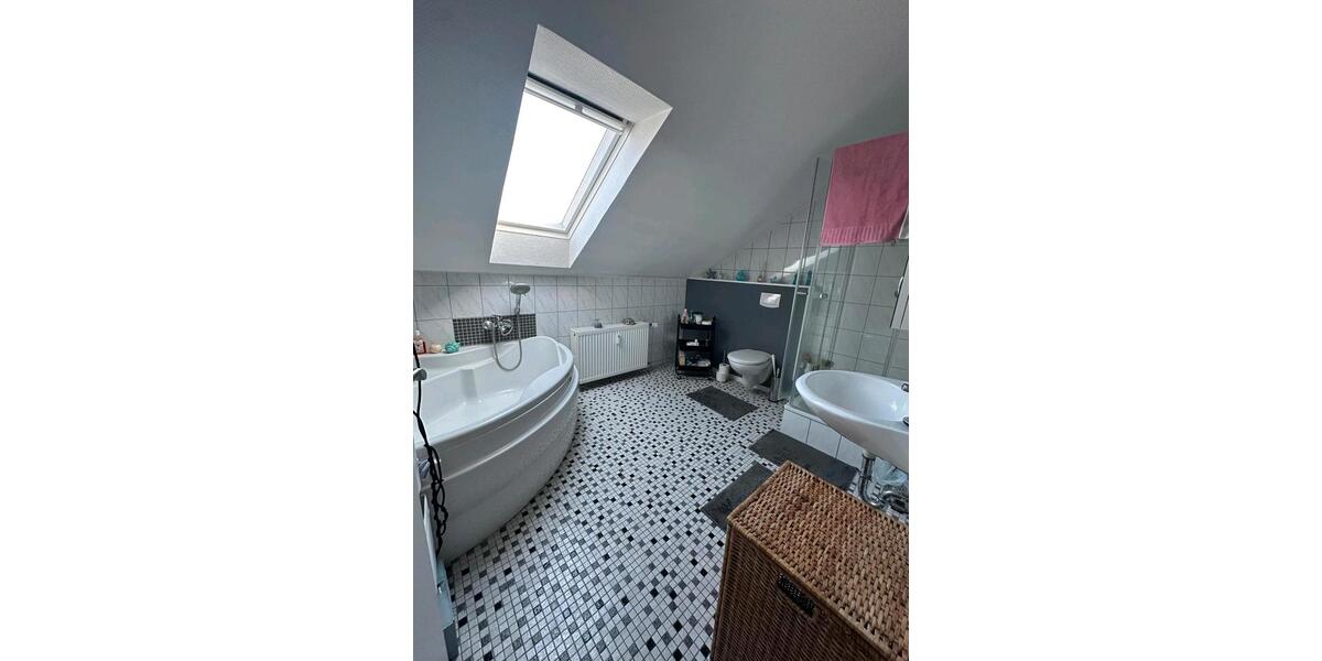 Dachgeschoßwohnung Georgsmarienhütte - 3 Zimmer, 85 m&sup2;, 820&euro; | Angebot:26227799