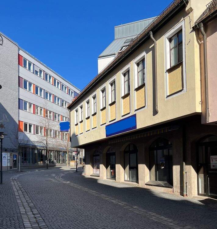 Attraktive Gewerbeeinheit in einem modernen Wohn- und Geschäftshaus im Herzen der Stadt 9 zimmer