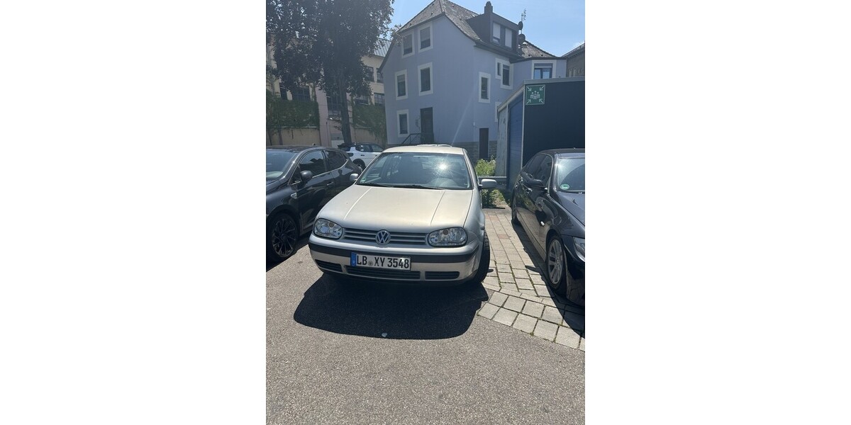 VW Golf 280.000 km 1.500 &euro; Möglingen 71696