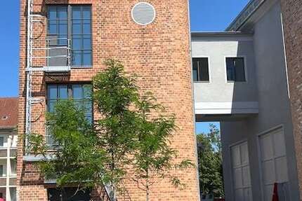 Haus zum Mieten in Berlin 8.667,50 € 491 m²