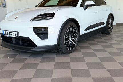 Porsche Macan 14.900 km 76.880 &euro; Pilsting 94431