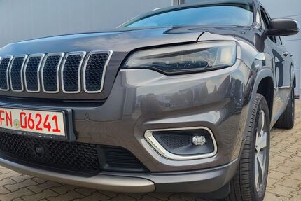 Jeep Cherokee 184.000 km 13.900 &euro; Tettnang 88069