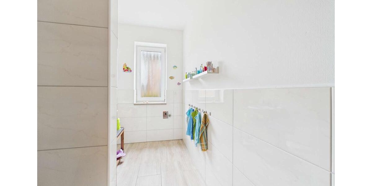 Einfamilienhaus Lasbek - 6 Zimmer, 160 m&sup2;, 2.400&euro; | Angebot:25918343