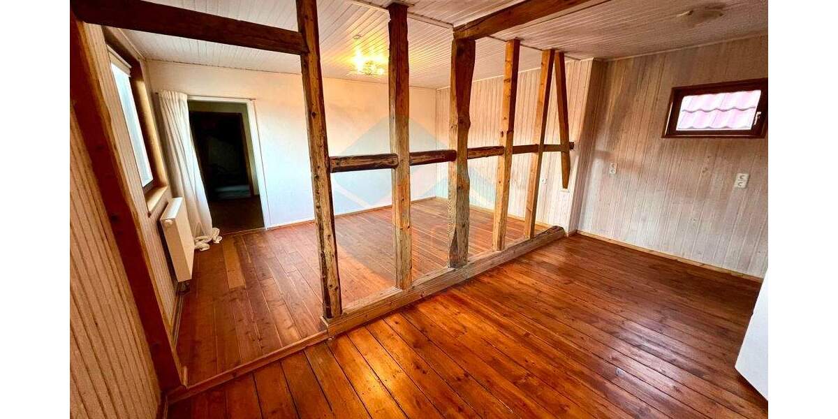 Einfamilienhaus Butzbach / Hoch-Weisel Hoch-Weisel - 5 Zimmer, 129 m&sup2;, 179.000&euro; | Angebot:25385969