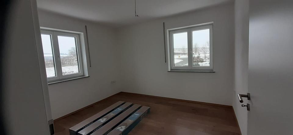 Etagenwohnung Mengkofen - 3 Zimmer, 64 m&sup2;, 575&euro; | Angebot:26418912