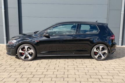 VW Golf 38.500 km 22.200 &euro; Kelheim 93309