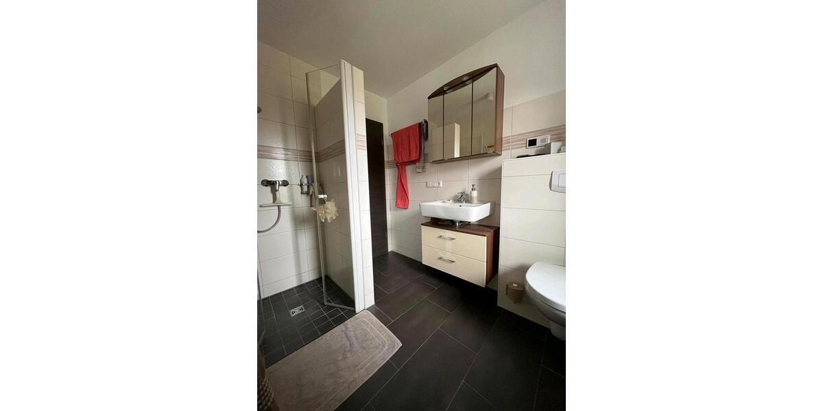 Einfamilienhaus Schleswig - 7.5 Zimmer, 240 m&sup2;, 2.490&euro; | Angebot:24660047