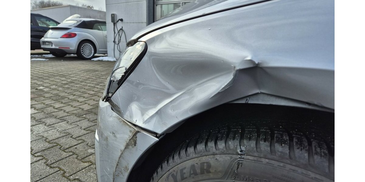 Audi A3 35 TDI advanced Rückfahrkamera, Virtual Cockpit 106.600 km 17.990 &euro; Rodgau 63110