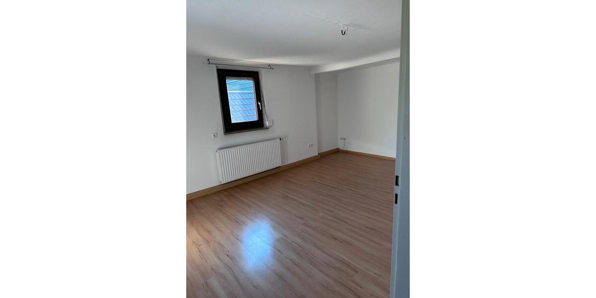 Etagenwohnung Remseck am Neckar - 5 Zimmer, 96 m&sup2;, 1.400&euro; | Angebot:26228292