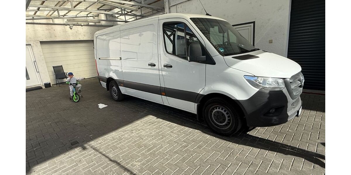 Mercedes-Benz Sprinter 218.000 km 16.600 &euro; Hanau 63452