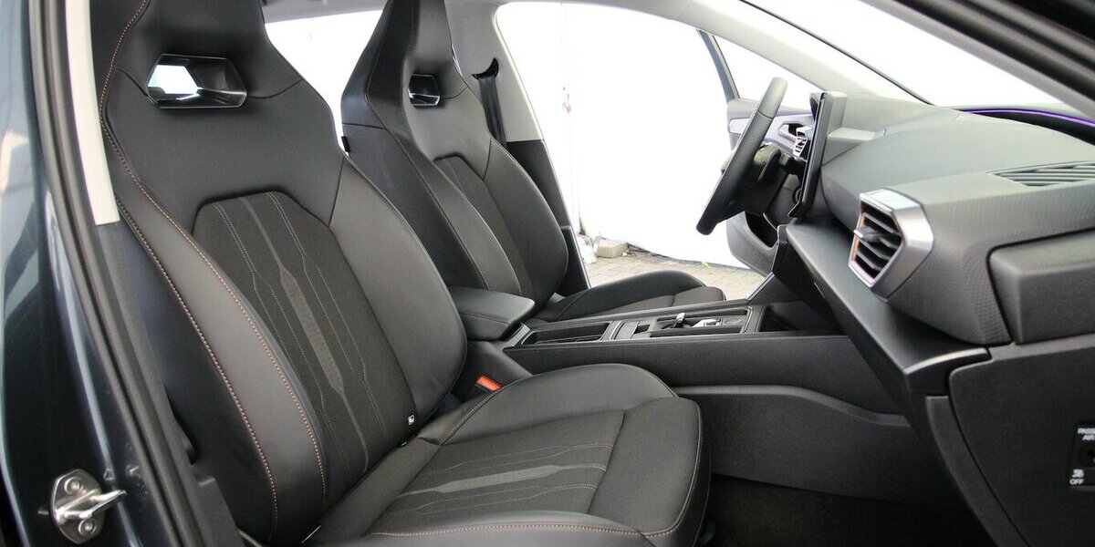 Cupra Leon Sportstourer e-HYBRID 6-DSG NAVI+LED+KAMERA 23.150 km 27.900 &euro; Hagenow 19230