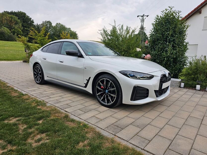 BMW i4 29.990 km 47.990 € Langenbach 85416
