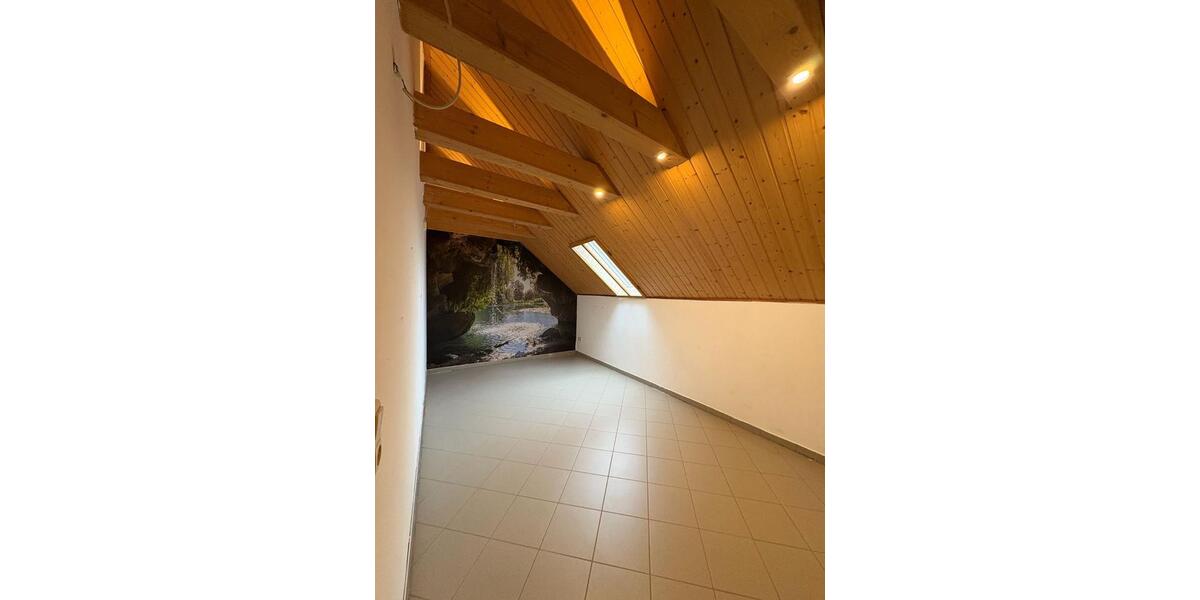 Einfamilienhaus Bad Salzungen - 8 Zimmer, 186 m&sup2;, 299.000&euro; | Angebot:25806627