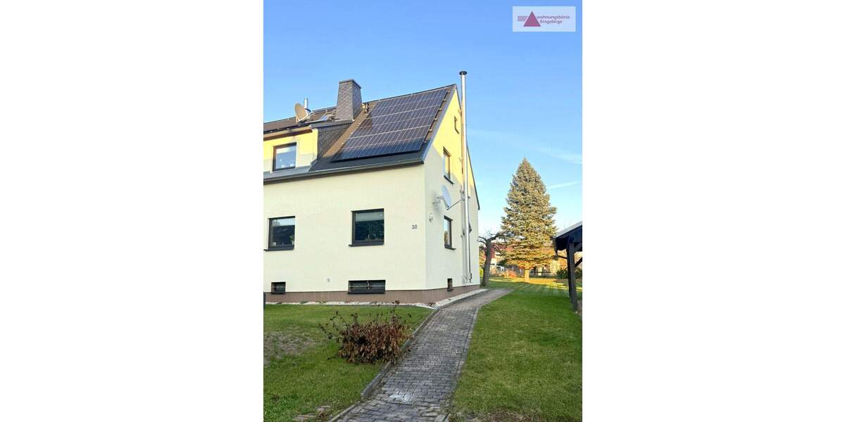 Erstbezug nach Ausbau: Stilvolle, möblierte Doppelhaushälfte mit Kamin, Garten & Carport in Chemnitz 4 zimmer