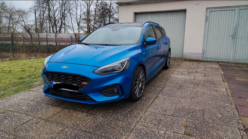Ford Focus 64.500 km 17.900 &euro; Leverkusen 51377