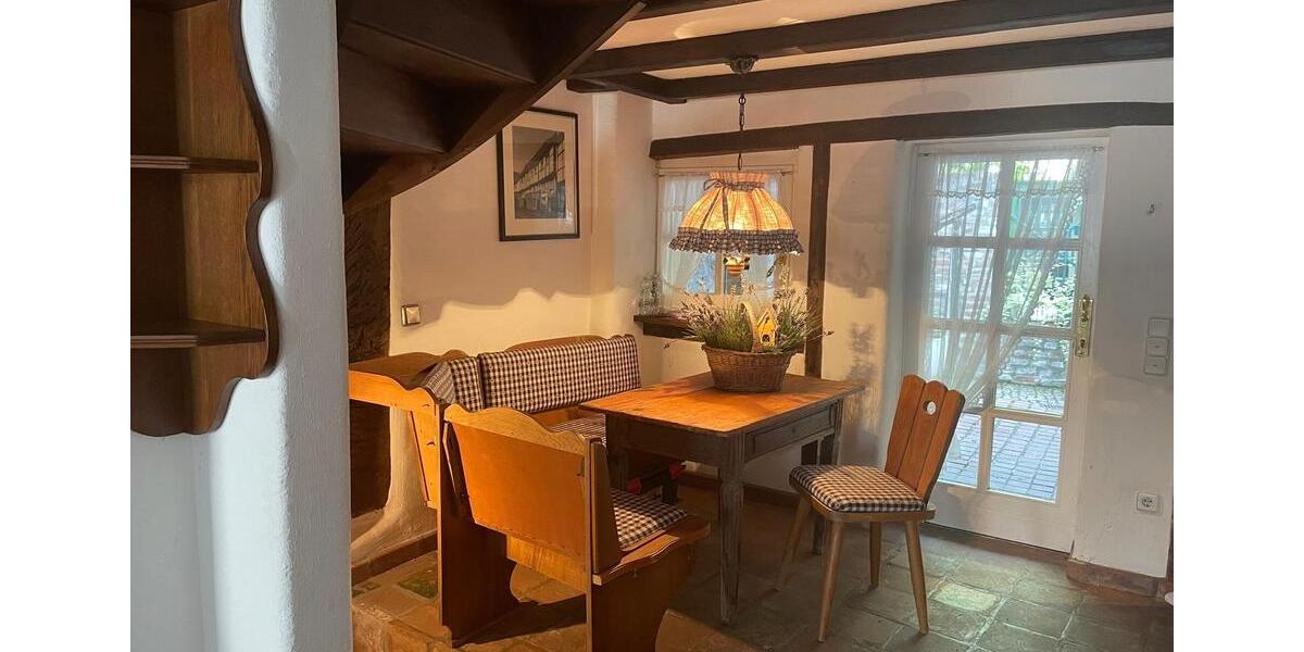 Zur Miete: idyllisches Fachwerkhaus, 80qm Wohnfläche, 1200 € kalt 4 zimmer