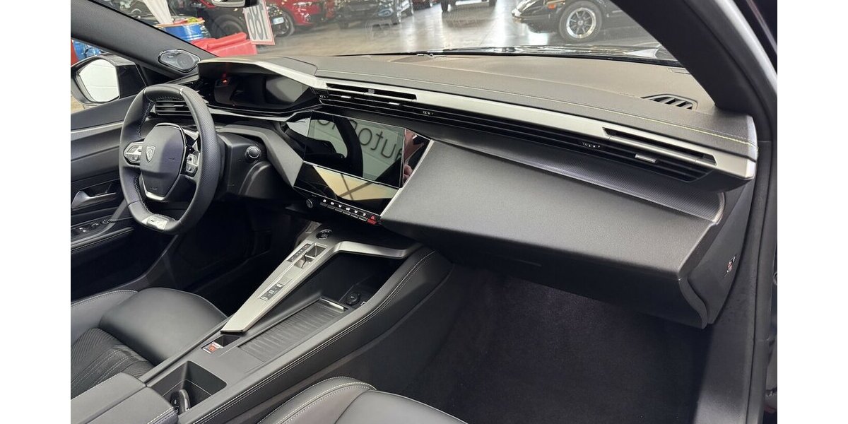 Peugeot 408 GT 225 Plug in Hybrid Massage 360° Cam 34.882 km 27.970 &euro; Lich 35423