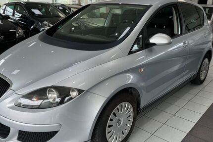 Seat Altea 214.000 km 2.399 &euro; kevelaer 47623