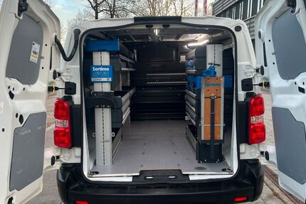 Opel Vivaro 155.456 km 15.490 &euro; München 81825