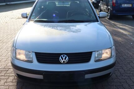 VW Passat 97.800 km 2.750 &euro; Bocholt 46395