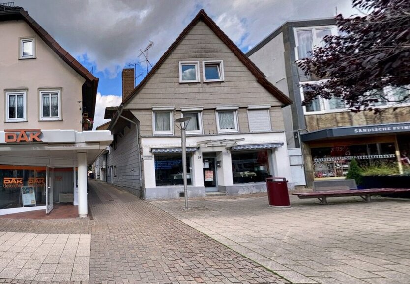 Holzminden, MFH + Hinterhaus zimmer