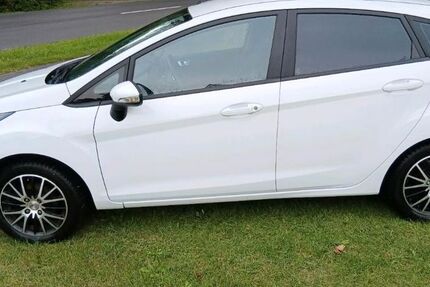 Ford Fiesta 80.000 km 5.400 &euro; Westoverledingen 26810