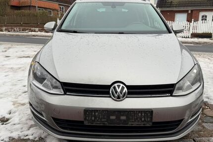 VW Golf 142.306 km 11.900 &euro; Zarpen 23619