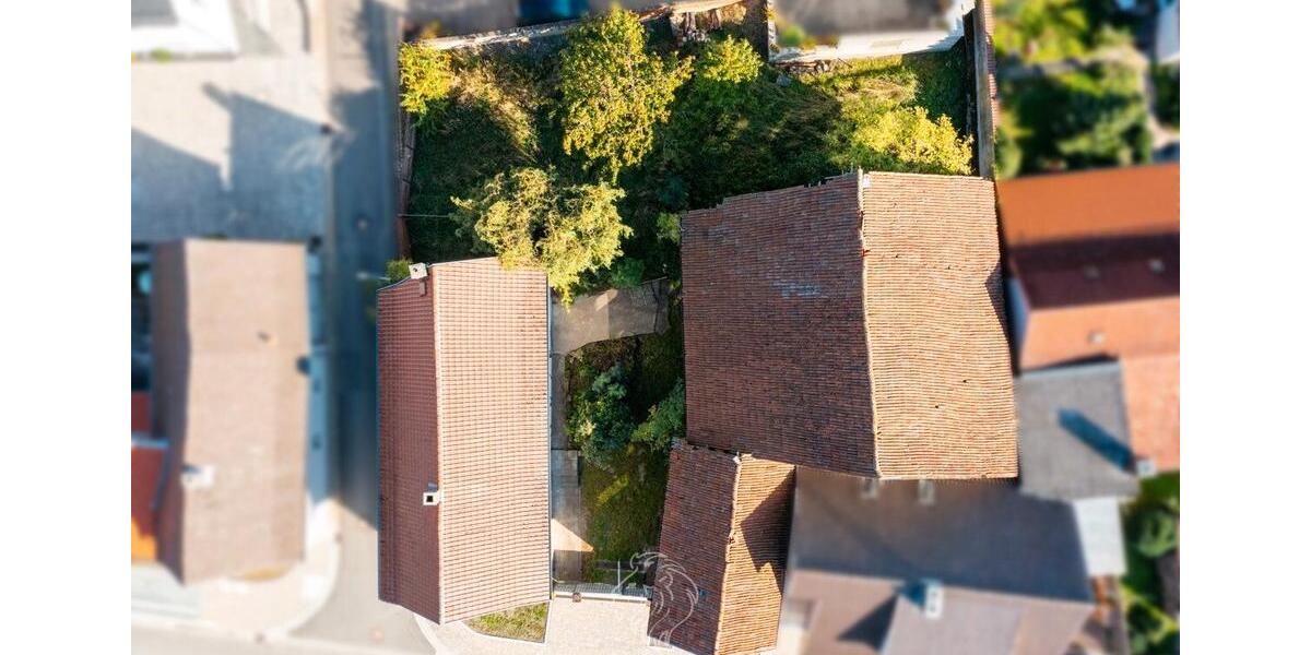 Einfamilienhaus Bad Königshofen im Grabfeld - 7 Zimmer, 140 m&sup2;, 158.000&euro; | Angebot:26038920