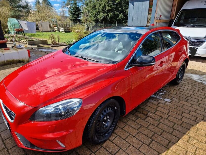 V40
