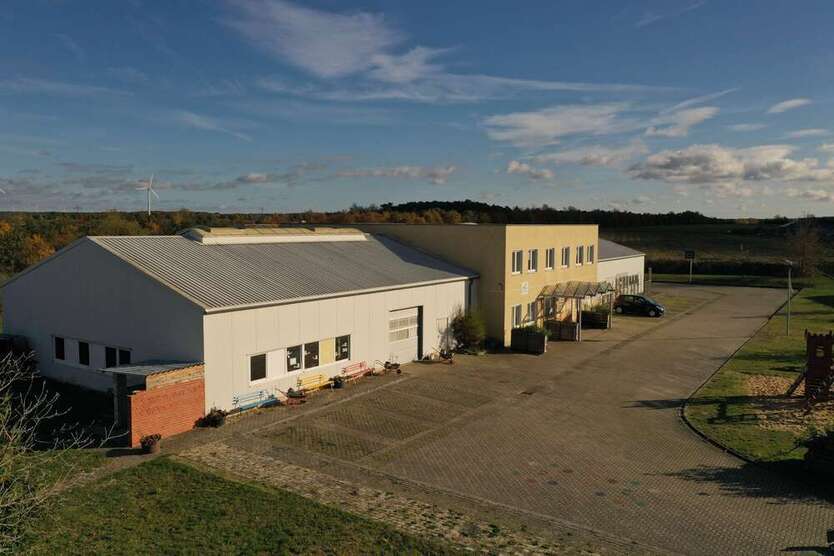 Haus zum Kaufen in Gardelegen 499.000 € 1184 m²