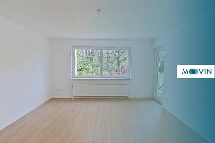 Frisch renoviert: Helle 4-Zimmer-Erdgeschoßwohnung mit Balkon!