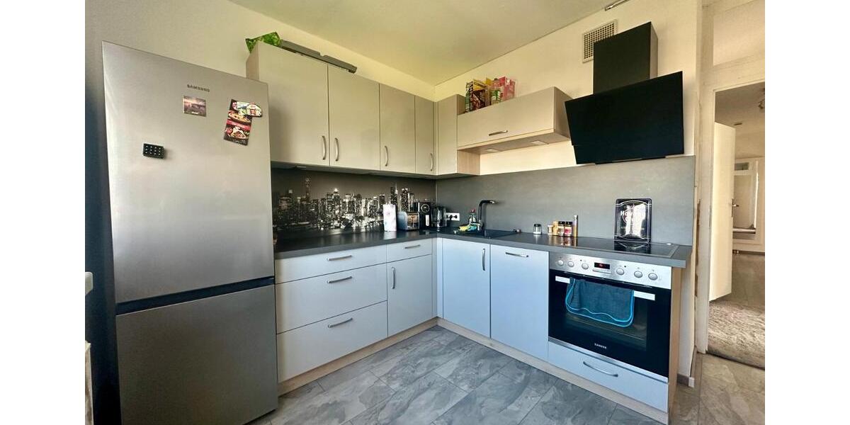 schicke 3-Raumwohung mit Einbauküche zu verkaufen 3 zimmer