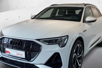 Audi e-tron 44.385 km 49.990 &euro; Rostock 18059