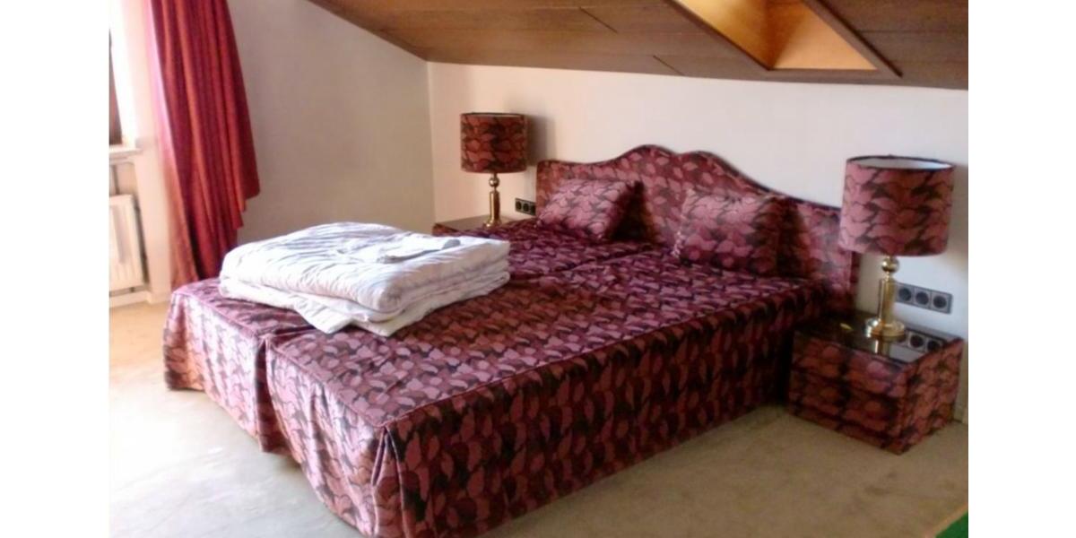 Dachgeschoßwohnung Schloß Holte-Stukenbrock Stukenbrock - 3 Zimmer, 65 m&sup2;, 590&euro; | Angebot:25394224