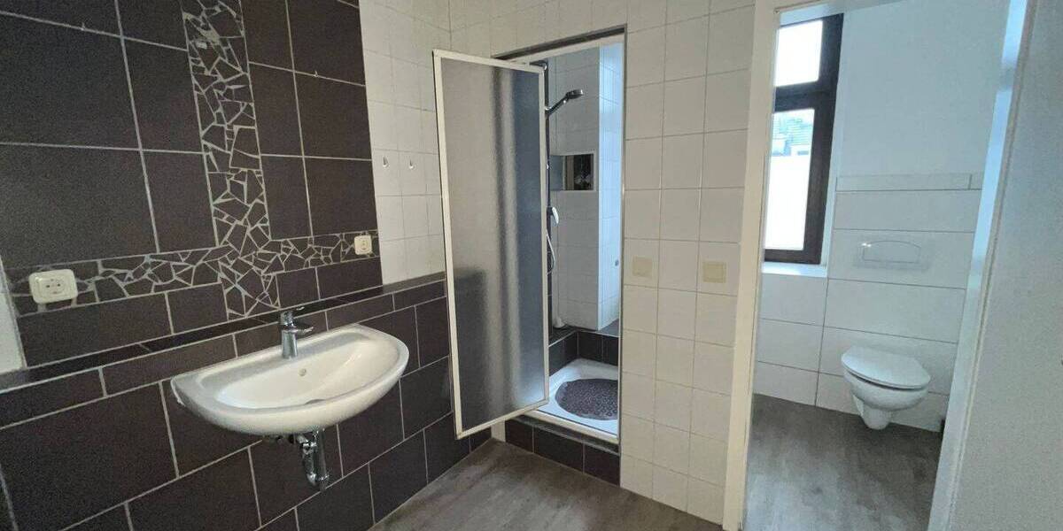 Zimmer Chemnitz Zentrum - 5 Zimmer, 110 m&sup2;, 790&euro; | Angebot:26345323