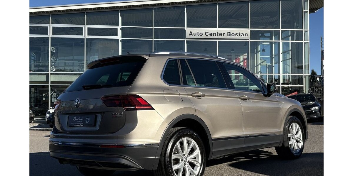 VW Tiguan 2.0 TDI HIGHLINE/4x4/PANO/STANDHEIZUNG 137.501 km 19.800 &euro; Villingen-Schwenningen 78054