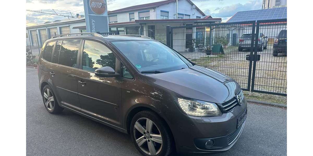 VW Touran 212.426 km 6.999 &euro; Oberstadion 89613