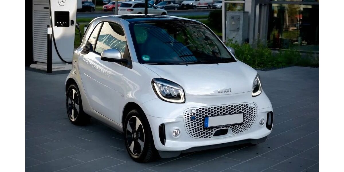 Smart ForTwo 11.000 km 13.600 &euro; Stuttgart 70435