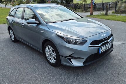 Kia ceed Sportswagon 27.000 km 17.800 &euro; Steinigtwolmsdorf 01904